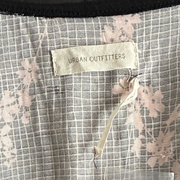 🆕Urban Outfitters Black and Pink Checkered Floral Blouse S🆕 - Picture 16 of 16
